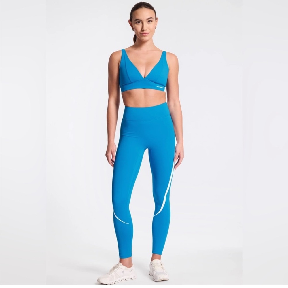 Bandier V-Neck Plunge Bra | French Blue